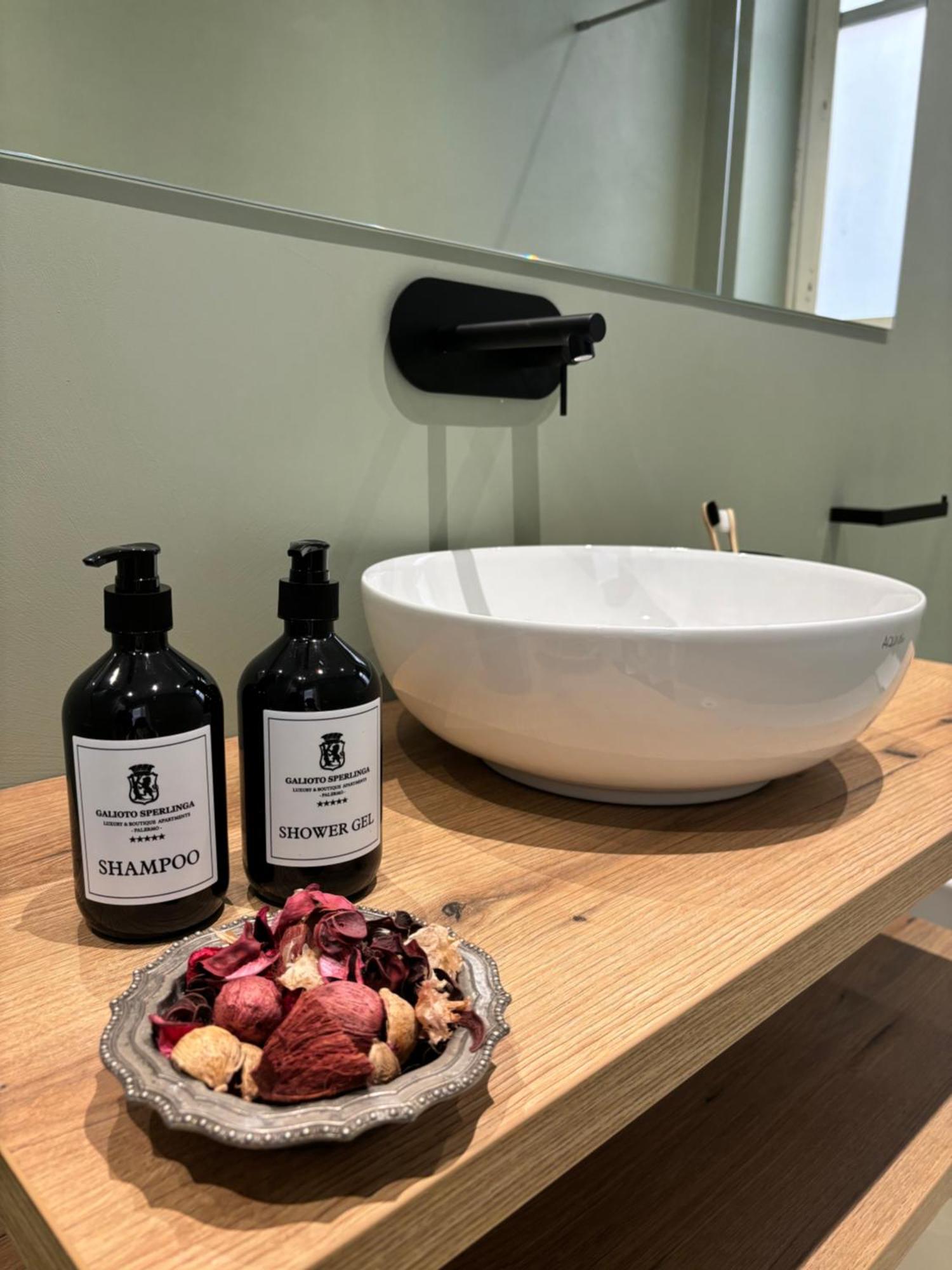 Galioto Sperlinga Luxury Boutique Apartments Palermo Bagian luar foto