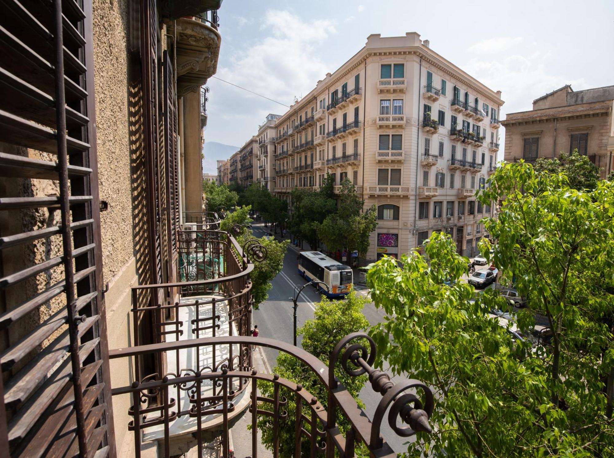 Galioto Sperlinga Luxury Boutique Apartments Palermo Bagian luar foto